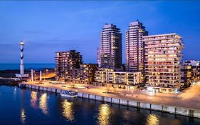 Central Park Tower Sea View Residence With Pool And Gym